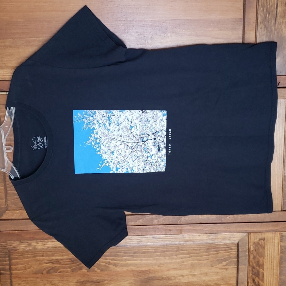 Neon Riot Tree Blooming Tokyo, Japan T-Shirt, Sz M